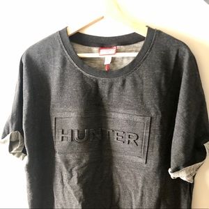 Men’s Embossed Logo Rolled-sleeve shirt